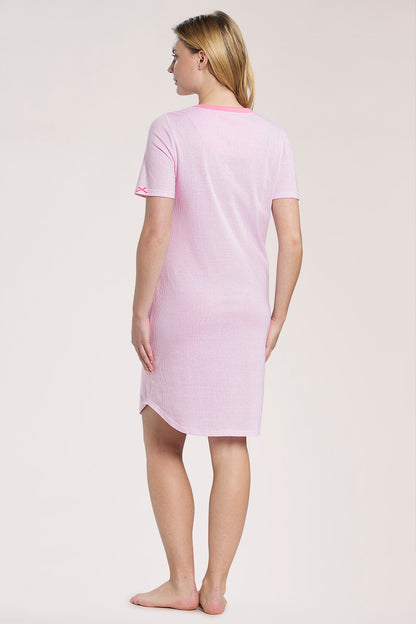This nightgown from the Smart Casual line by Rösch features a lightweight, soft, and fine-striped jersey cotton fabric that ensures breathability, smoothness, and durability.