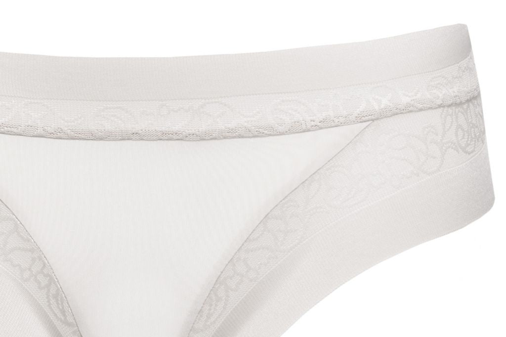 This Flower line from SieLEI offers a contemporary lace design for optimal enjoyment.
