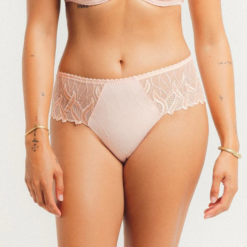 Louisa Bracq Flamboyant Embroidery Julia Shorty