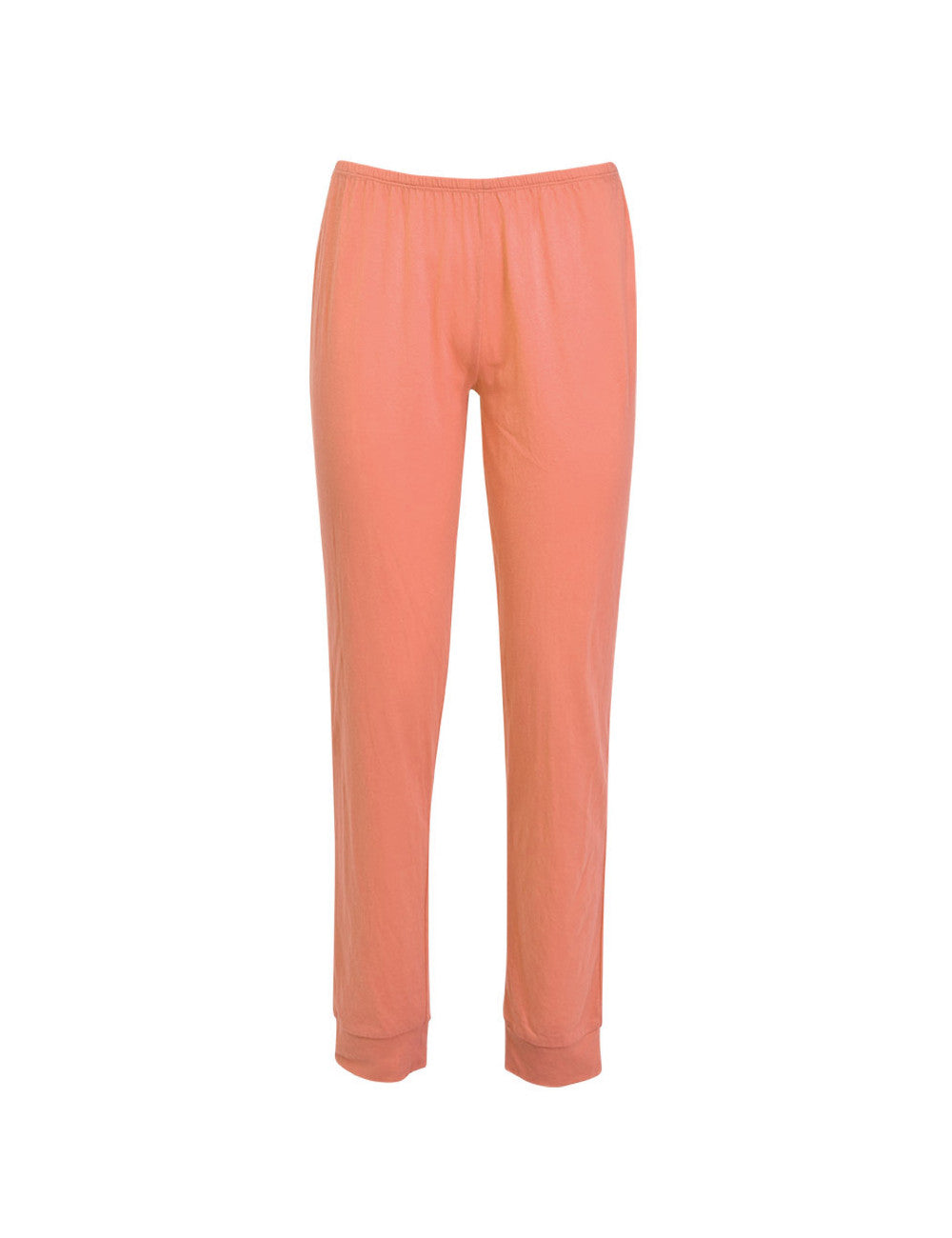 Verdissima's pajama set flaunts a macro-flower motif lace insert, delivering a modern yet elegant design. 