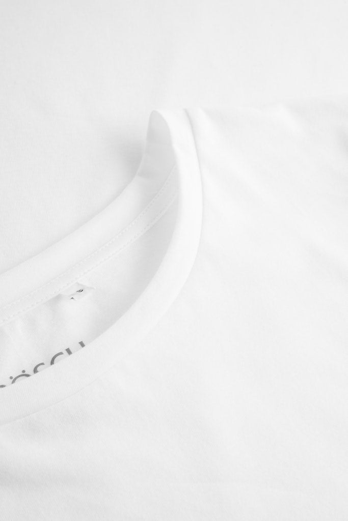 Be Happy Jersey Cotton Loose T-Shirt front picture with close look on neckline 