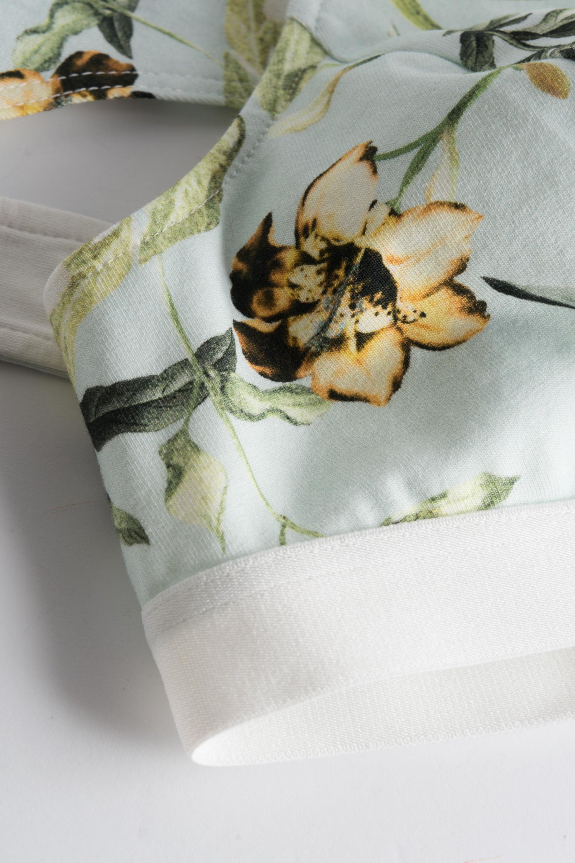 The Pullover Wireless Cotton Bra, part of the Smart Casual line by Rösch.