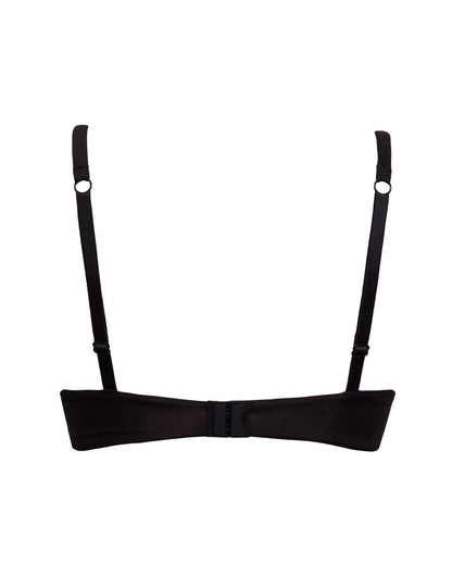 The SIÉLEI Fantastic line features this lightweight, lightly-padded bra which offers a smooth contour and subtle luster.