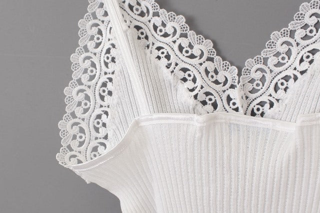 Mercerized cotton camisole with macramé lace straps. Made in Italy.